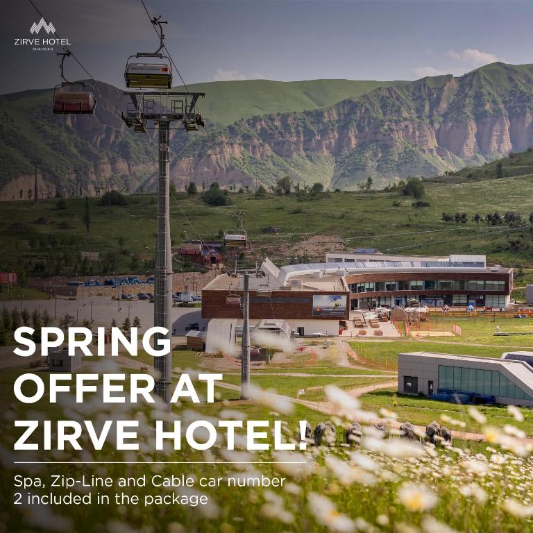 Nespecifikovaný výhled na hory nebo výhled na hory při pohledu z hotelu