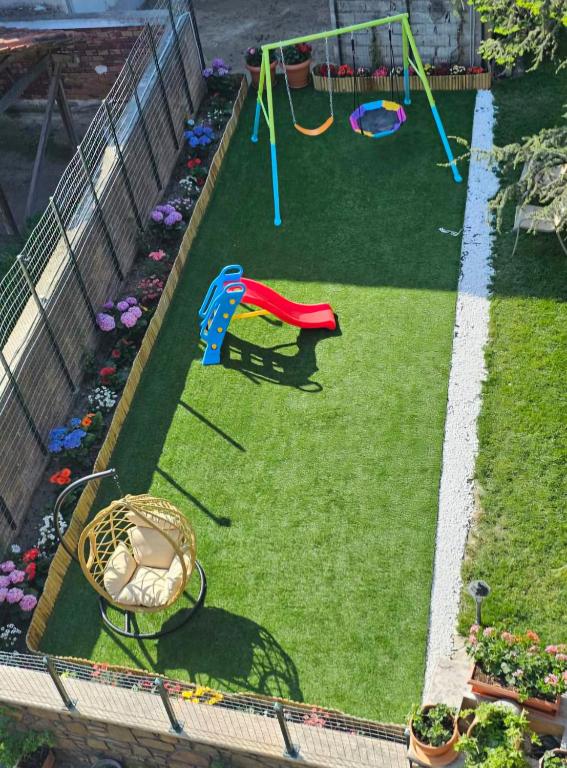 Herní místnost nebo prostor pro děti v ubytování Garden's House Pozar in Aridaia