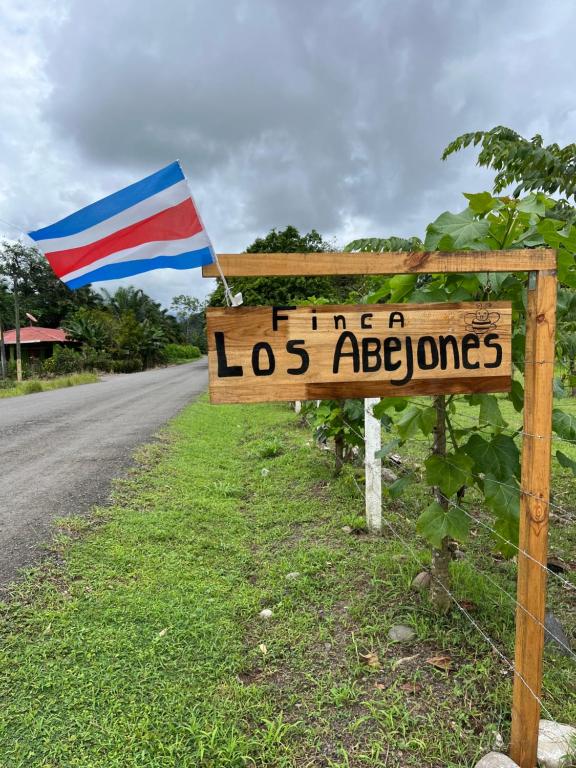 Certifikát, hodnocení, plakát nebo jiný dokument vystavený v ubytování Cabaña privada cerca de Manuel Antonio