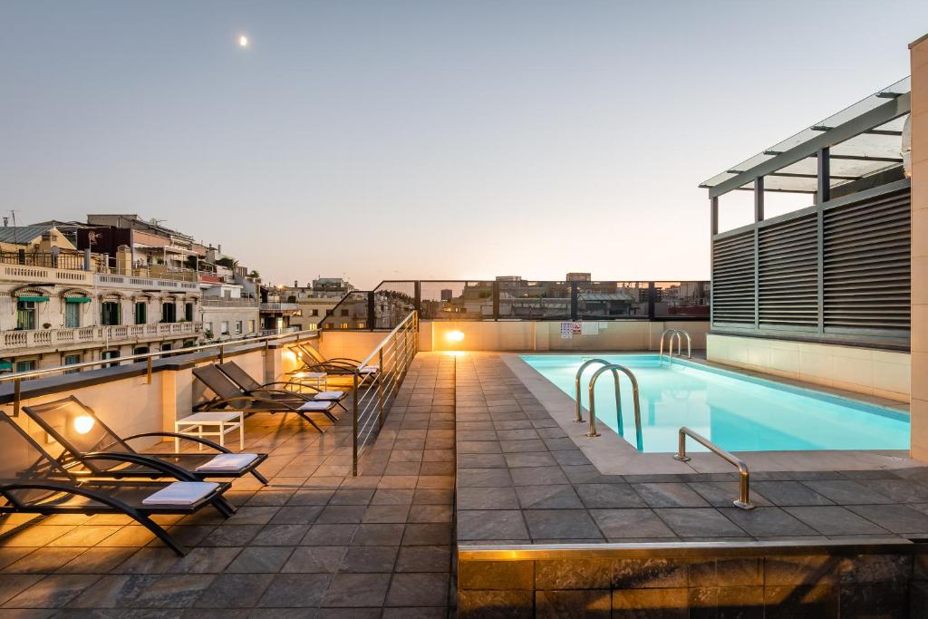 The swimming pool at or close to Sunotel Club Central