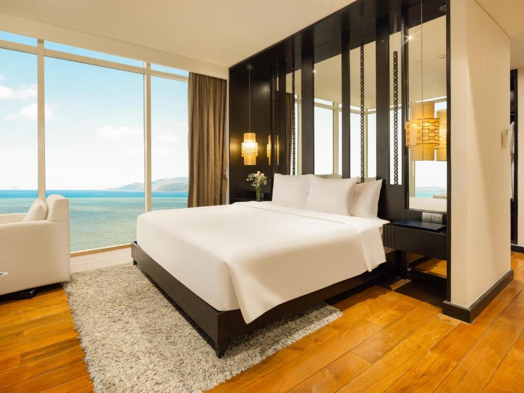 Suite Grand 4 Phòng Ngủ