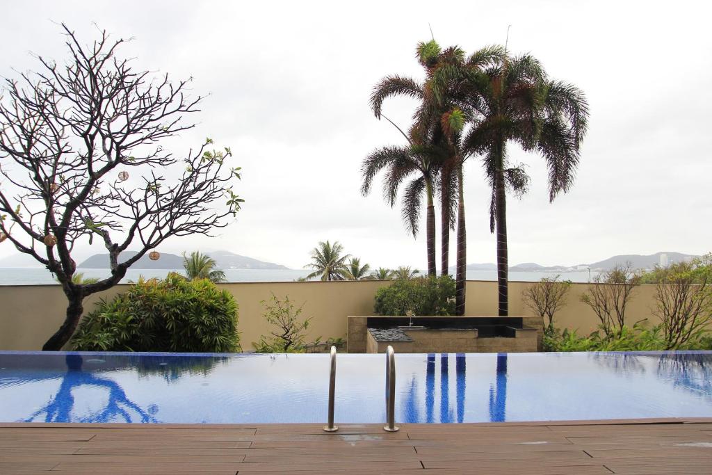 Hồ bơi trong/gần The Costa Nha Trang Residences