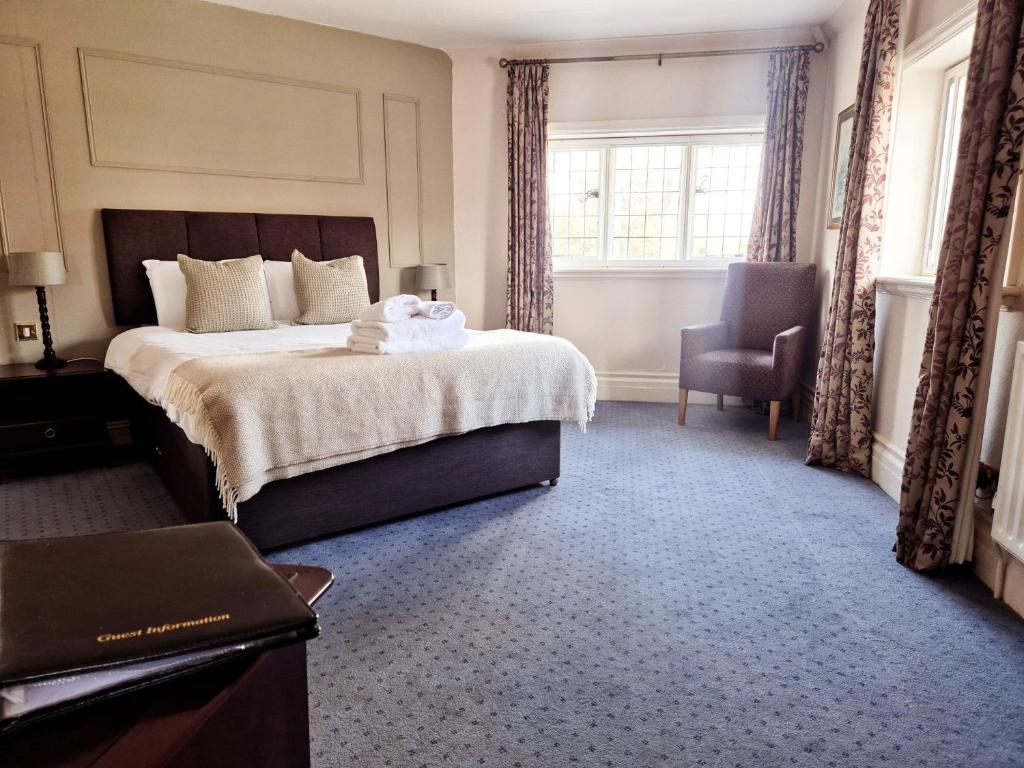 The Devil's Punchbowl Hotel - 