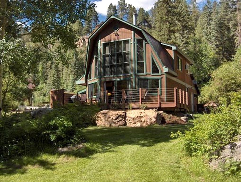 Rustic Luxury Getaway with Private Lake Access near Pinkerton Hot Springs in Durango, Colorado ...
