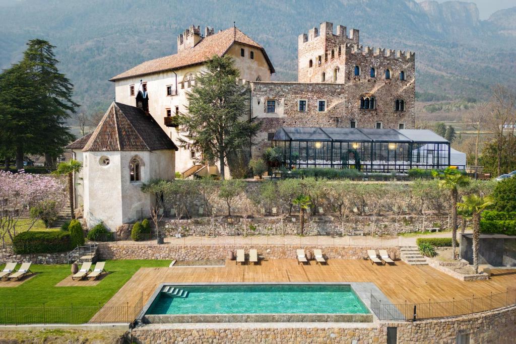 Bazén v ubytování Schloss Freudenstein nebo v jeho okolí