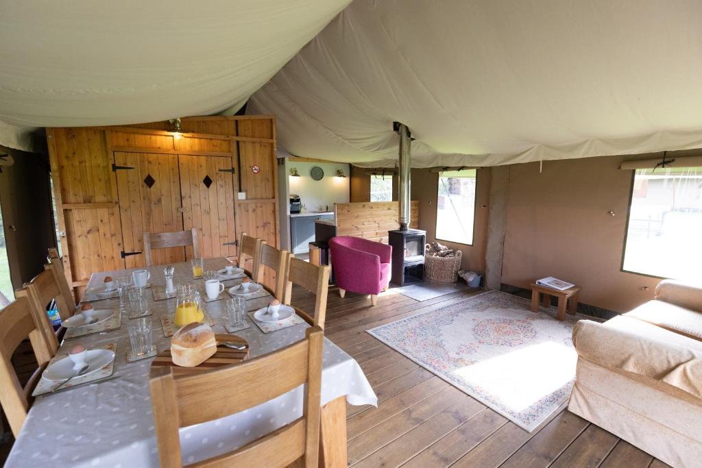 Dawn Chorus Holidays 7