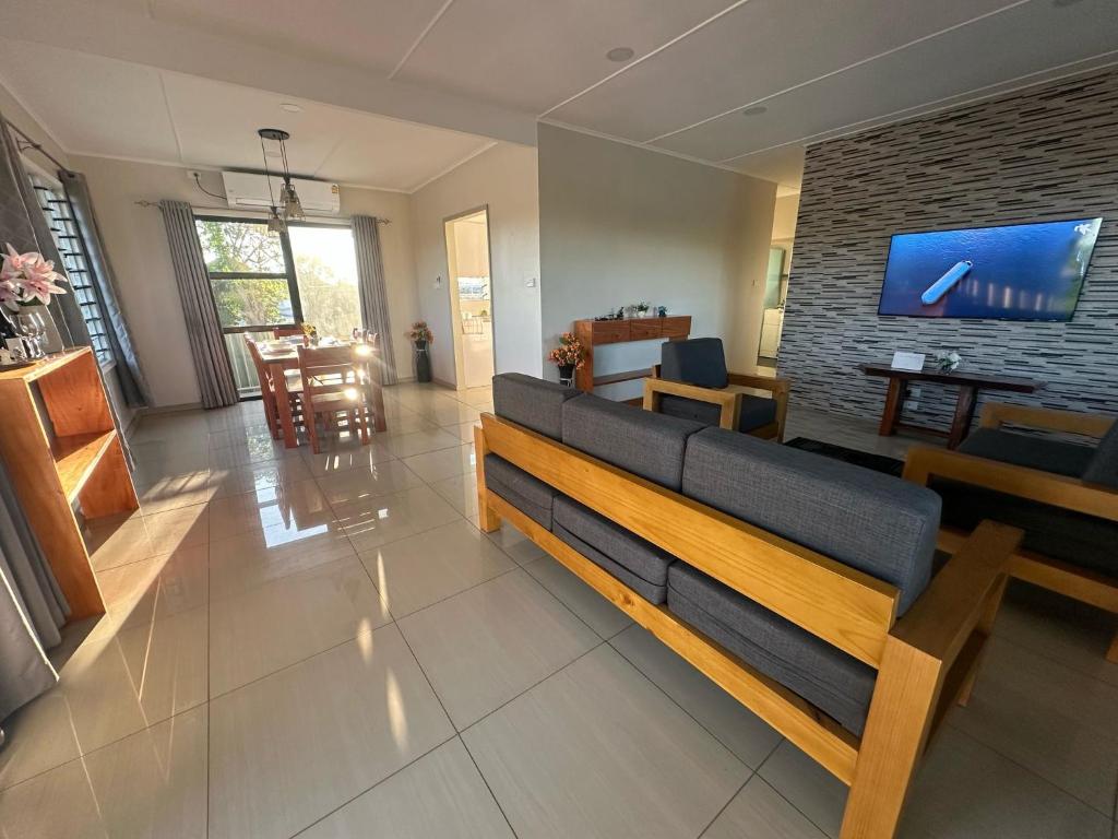 TV a/nebo společenská místnost v ubytování Zenith by Proxima Homes