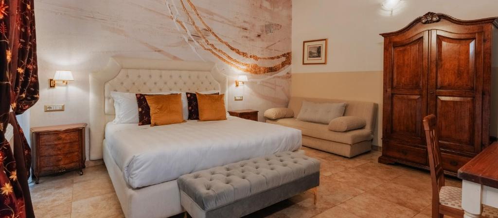 Le Clarisse Pantheon - Resim 1