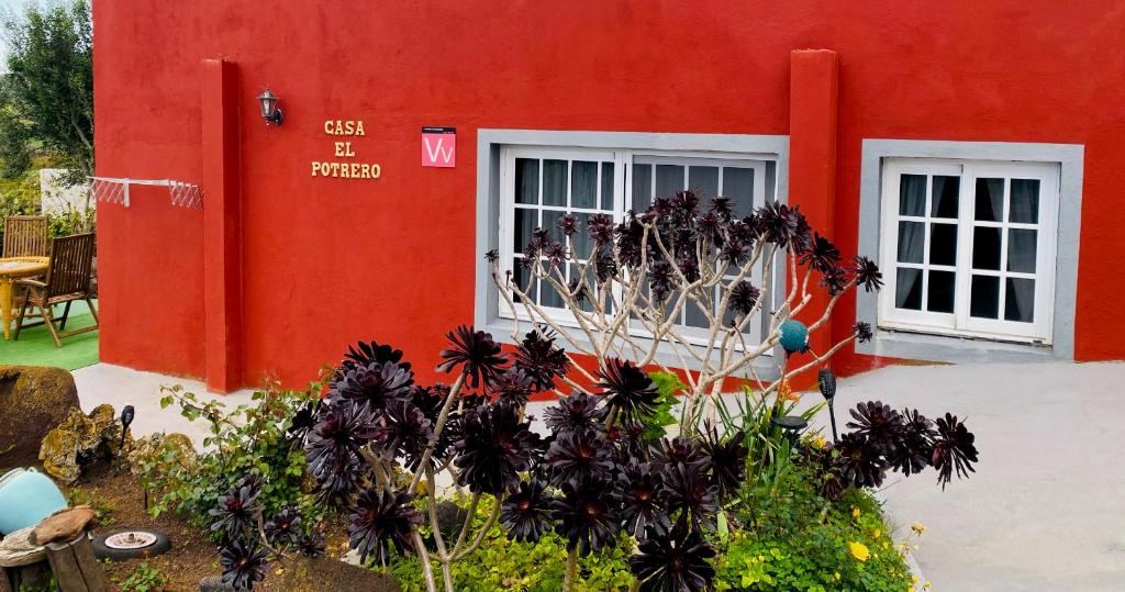 Taman di luar Casa El Potrero