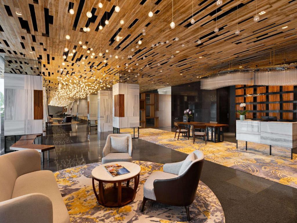 Posezení v ubytování Mövenpick Hotel Jakarta City Centre