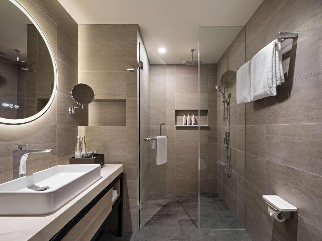 Koupelna v ubytování Mövenpick Hotel Jakarta City Centre