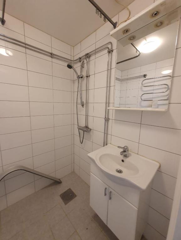 Koupelna v ubytování 2 sovrum 3 bäddar 3 sovplatser