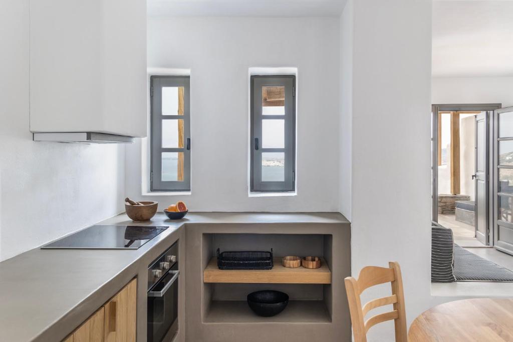 Kuchyň nebo kuchyňský kout v ubytování Acron Villas Paros