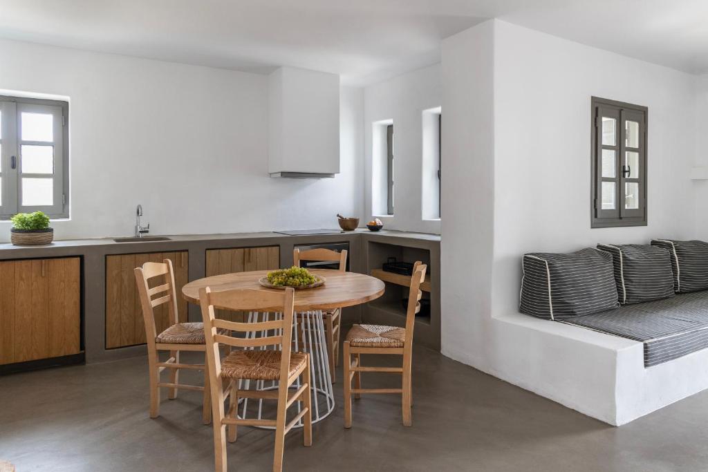Kuchyň nebo kuchyňský kout v ubytování Acron Villas Paros
