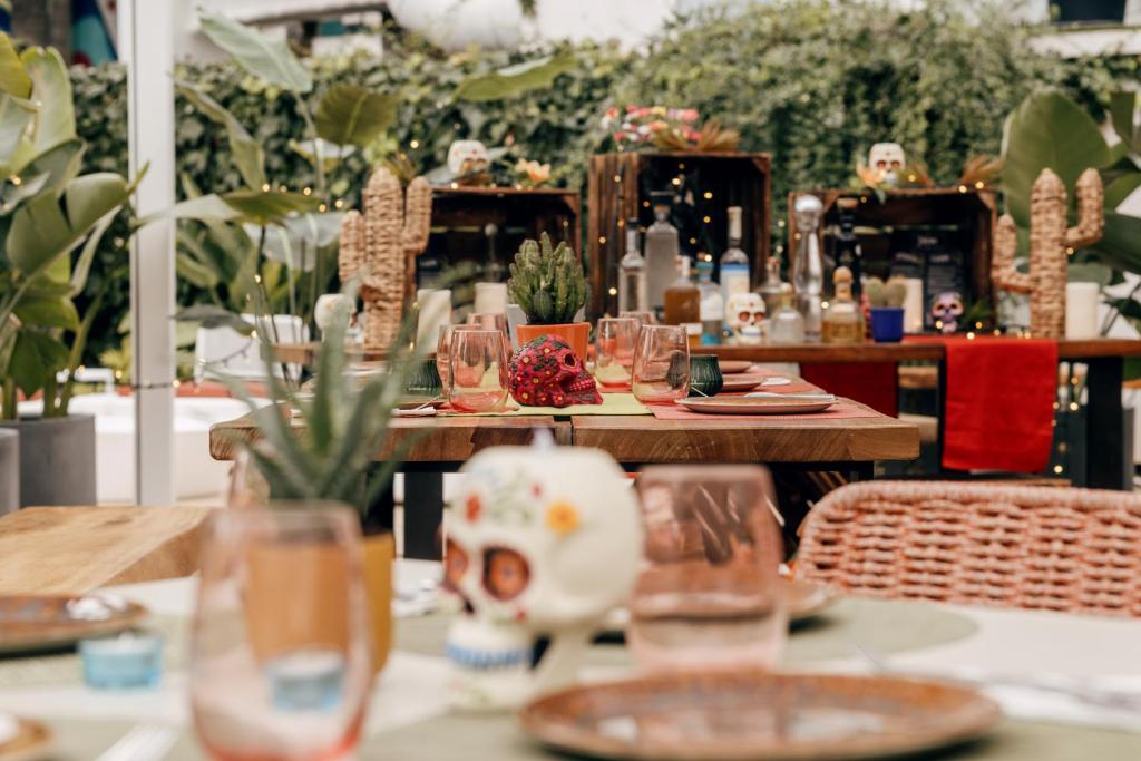 Hard Rock Hotel Marbella - Puerto Banús - Resim 10