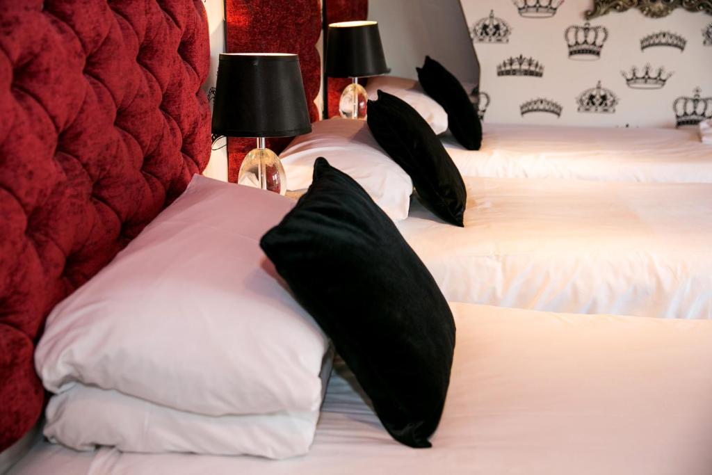 Postel nebo postele na pokoji v ubytování Tide & Teacups