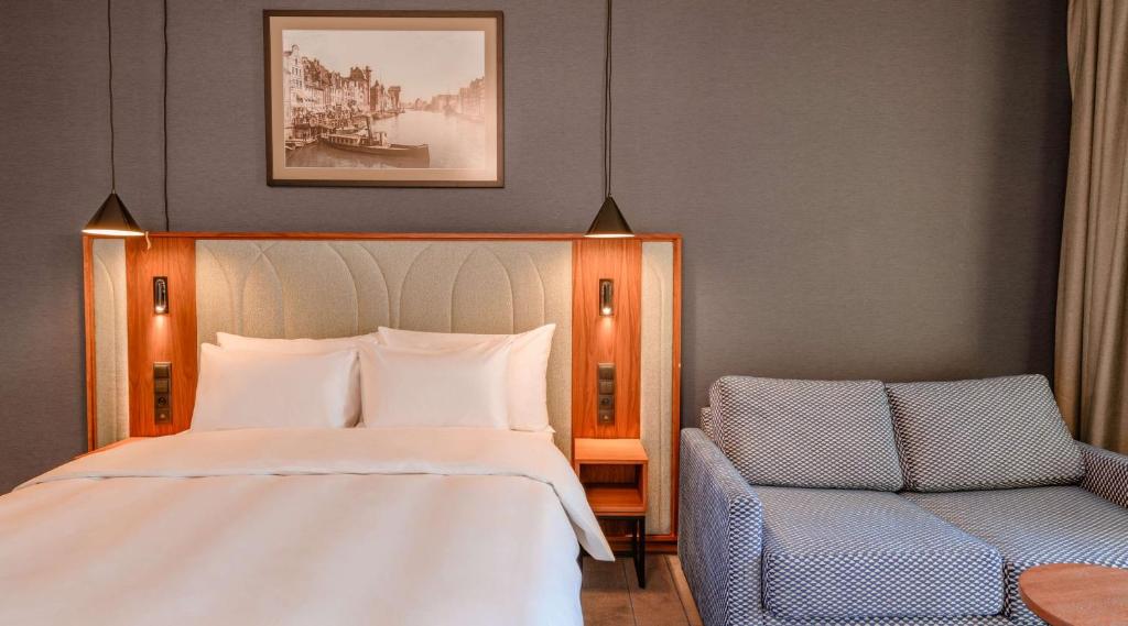 
Family Room with Spa Access
