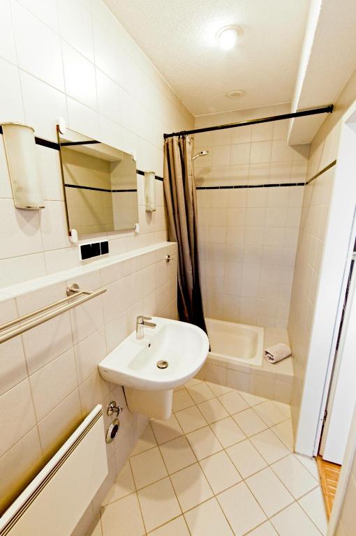 Koupelna v ubytování Boardinghouse Steinen
