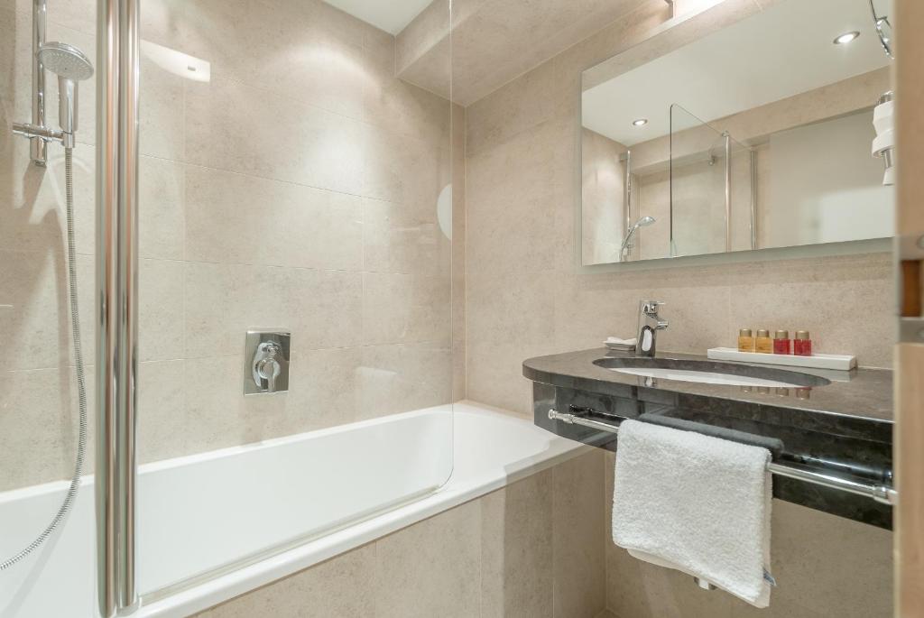 Ванная комната в Hotel Gurglhof Superior