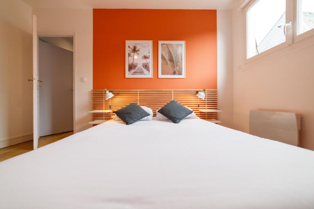 Photo de la galerie de l'établissement Le Rouge Ecrin - 1 Chambre, à Brive-la-Gaillarde