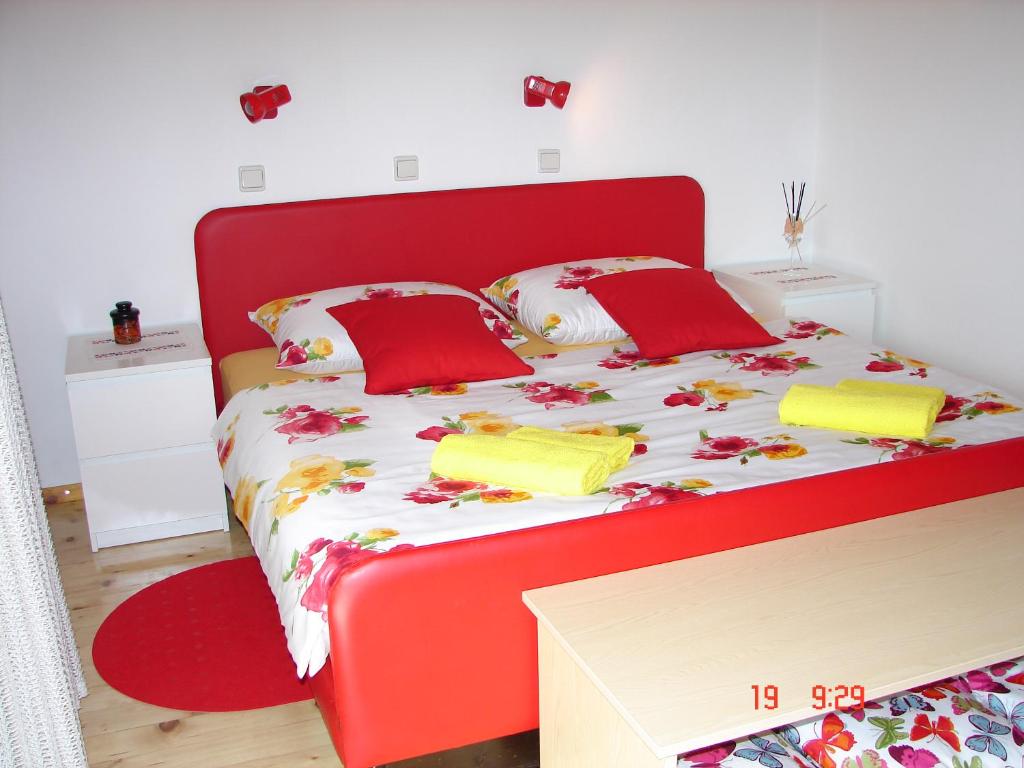 Postel nebo postele na pokoji v ubytování Apartma Žvan