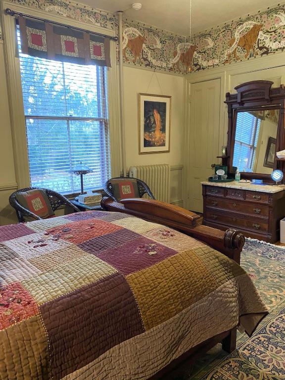 Amherst Inn - 