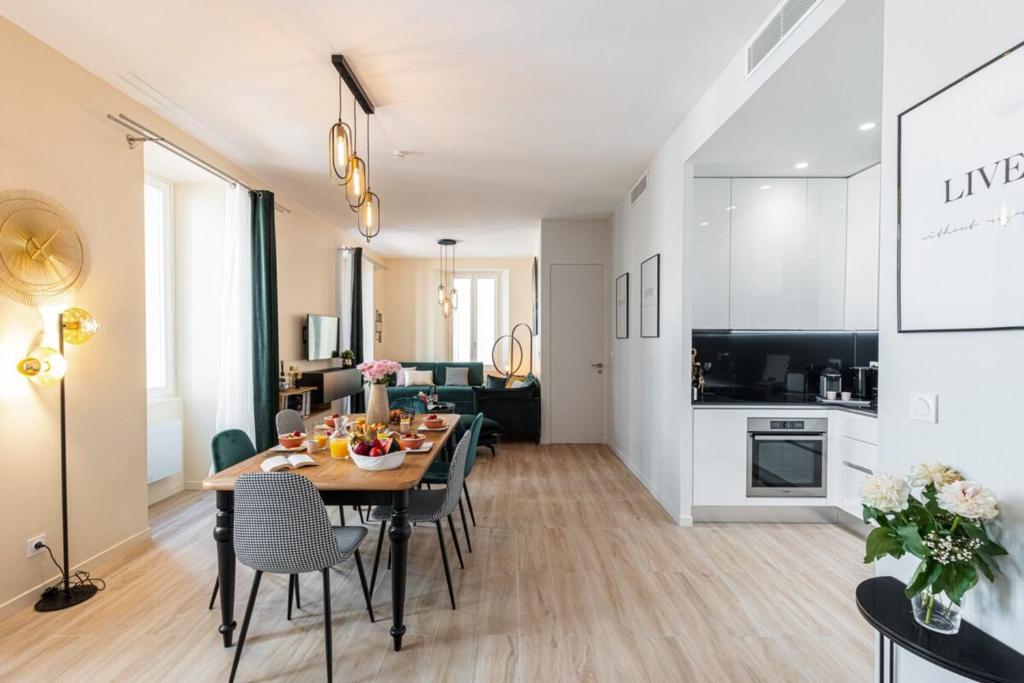 Kuchyňa alebo kuchynka v ubytovaní GESU - 2 bedroom in Old Town - Gesu Square