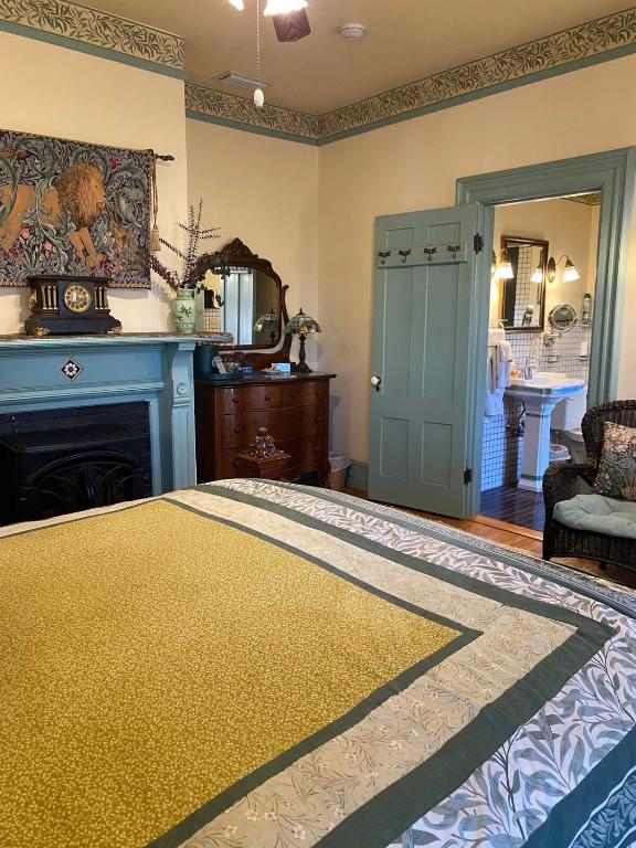 Amherst Inn - 