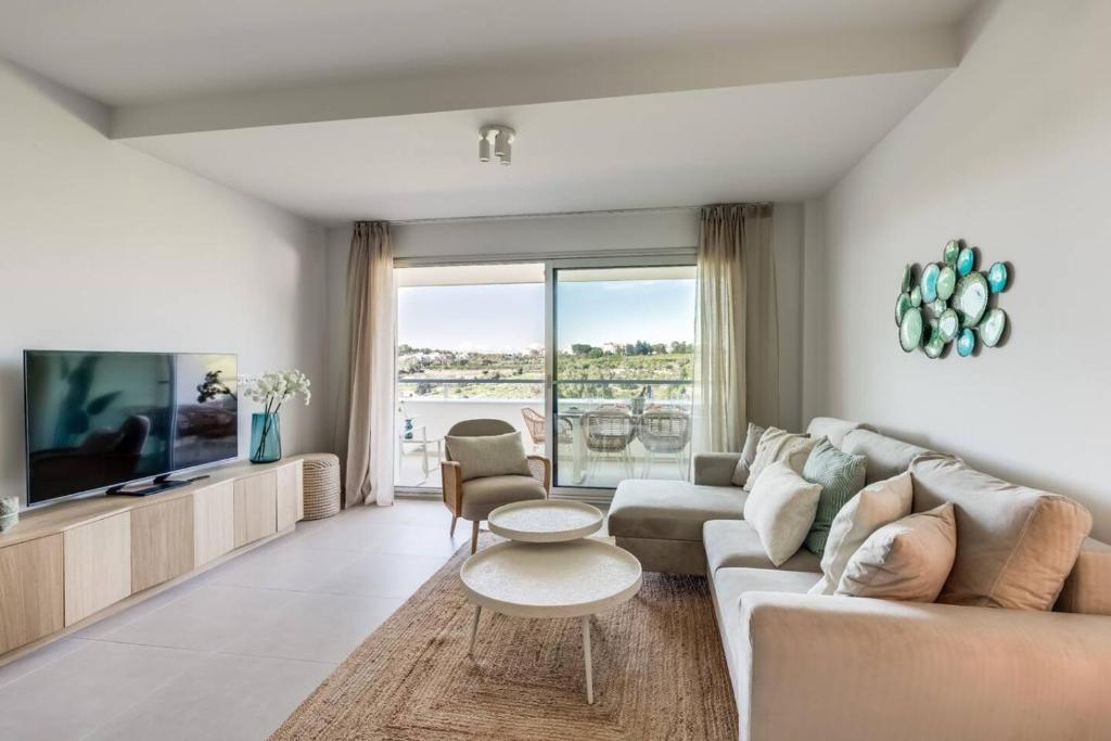 Sea View Apartment in Cancelada - Oceana Gardens - Pool, Gym & Family-Friendly