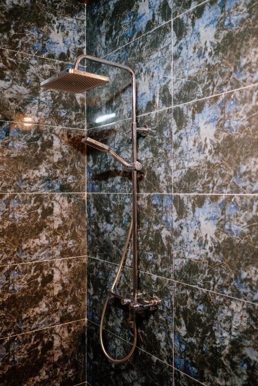 Ninh Binh Mountainside Bungalow - 5