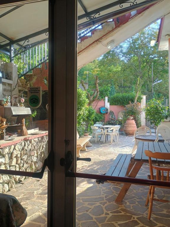 Ogród w obiekcie B&b Fabra Casa Mia e non solo