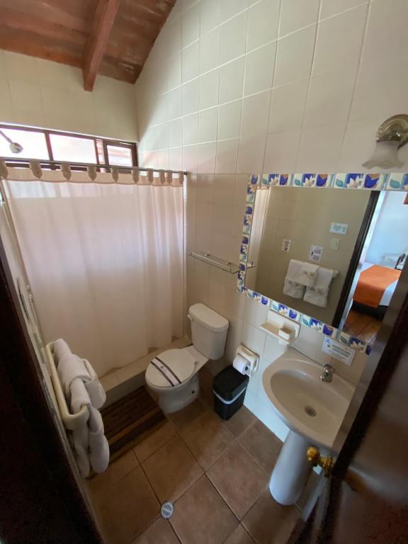 Koupelna v ubytování Kituandes Hotel