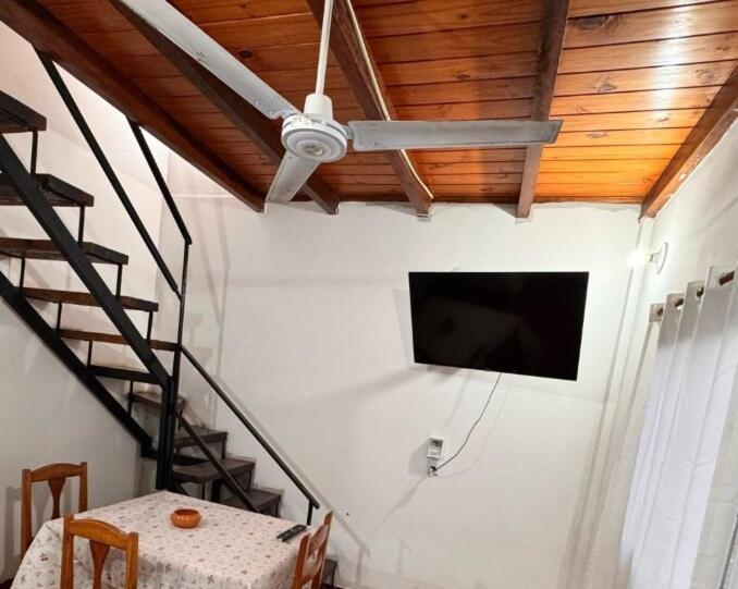 TV a/nebo společenská místnost v ubytování Cataratas Duplex Depto1