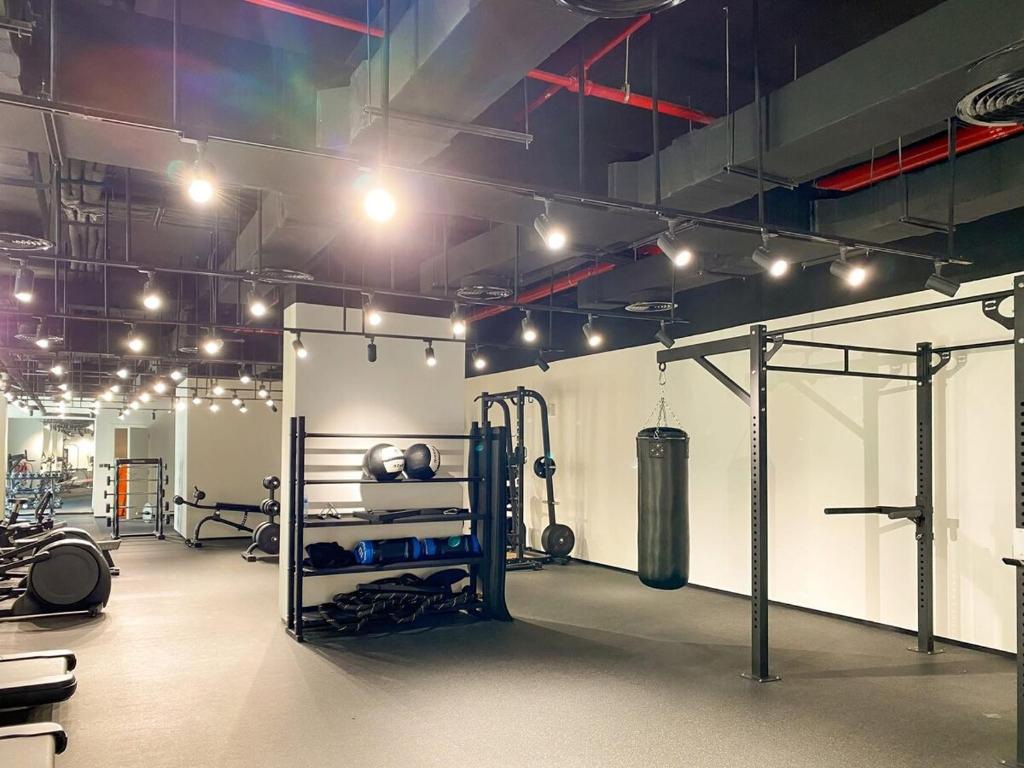 Fitness centrum a/nebo fitness zařízení v ubytování Silhouette Suite Studio by JK