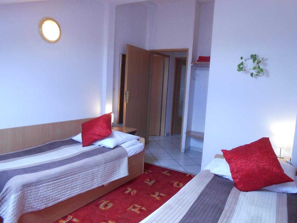 Hotel As - Standaard Tweepersoonskamer Met 2 Aparte Bedden