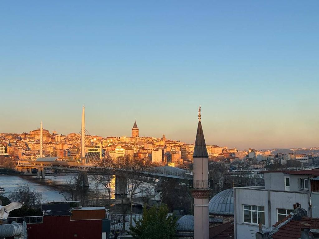 Nespecifikovaný výhled na destinaci Istanbul nebo výhled na město při pohledu z hotelu