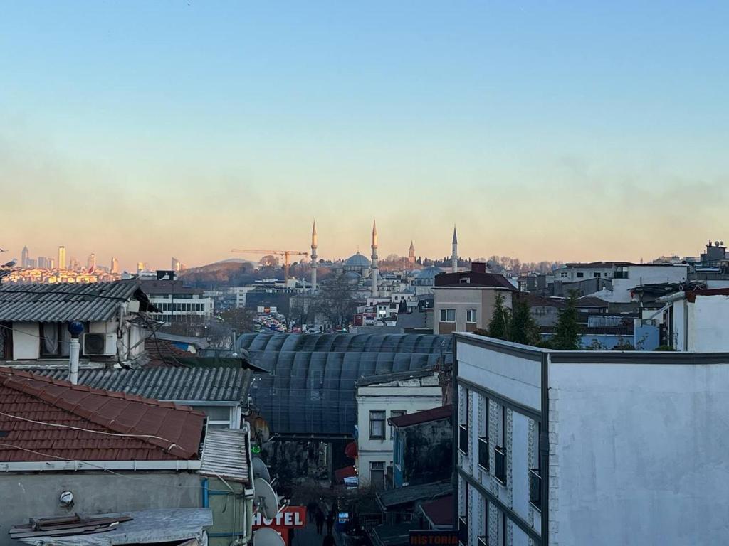 Nespecifikovaný výhled na destinaci Istanbul nebo výhled na město při pohledu z hotelu