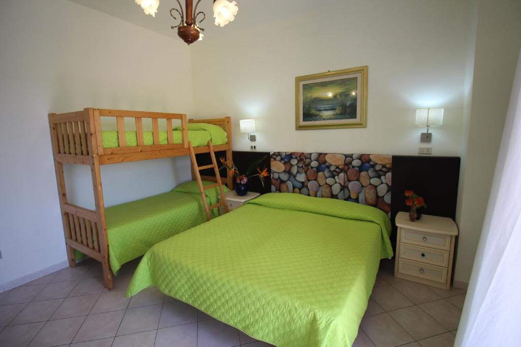 Agriturismo Zio Cristoforo - Vierpersoonskamer Met Eigen Badkamer