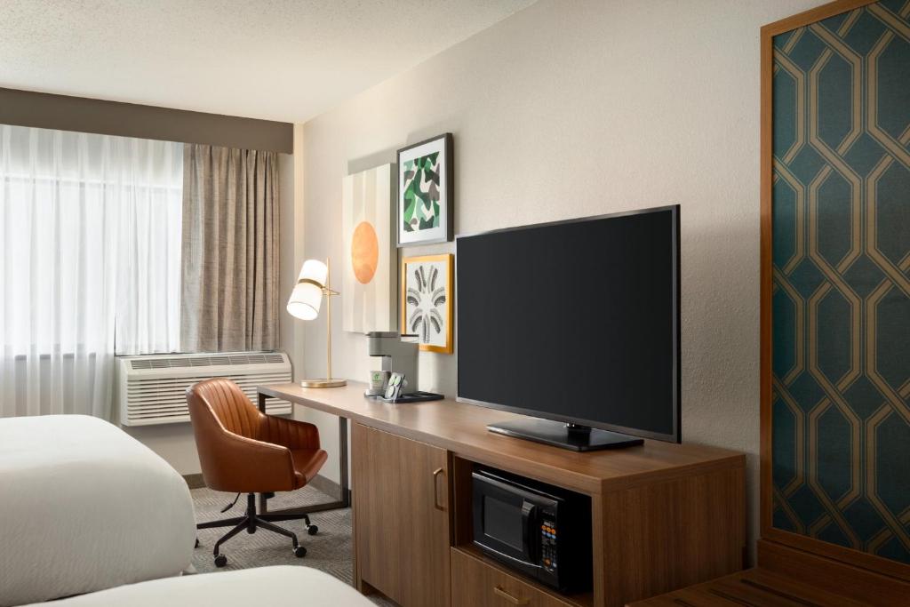 Holiday Inn Virginia Beach - Norfolk, an IHG Hotel - 