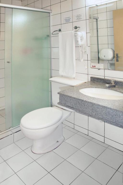 Koupelna v ubytování Lira Hotel