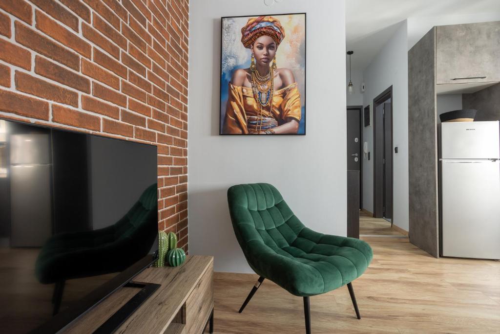 Heart Of Ladadika | A/C Smart TV| Self Check-In