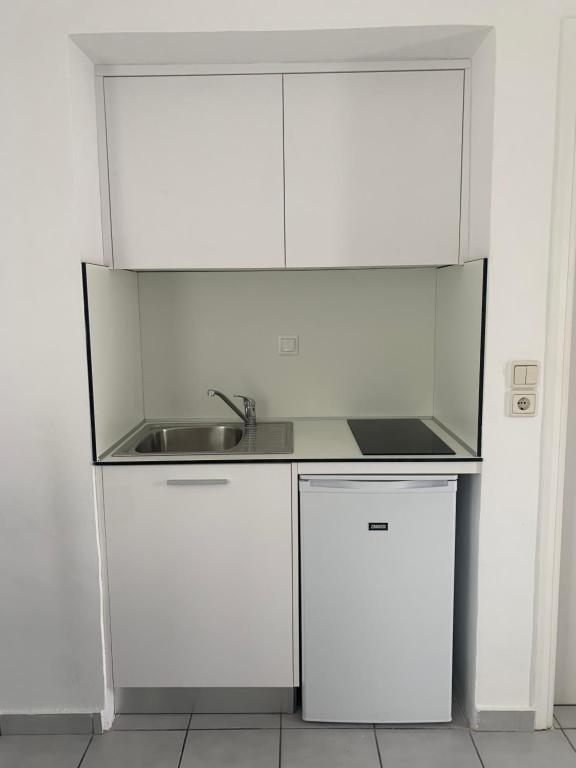 Astra Hotel Apartments - 12