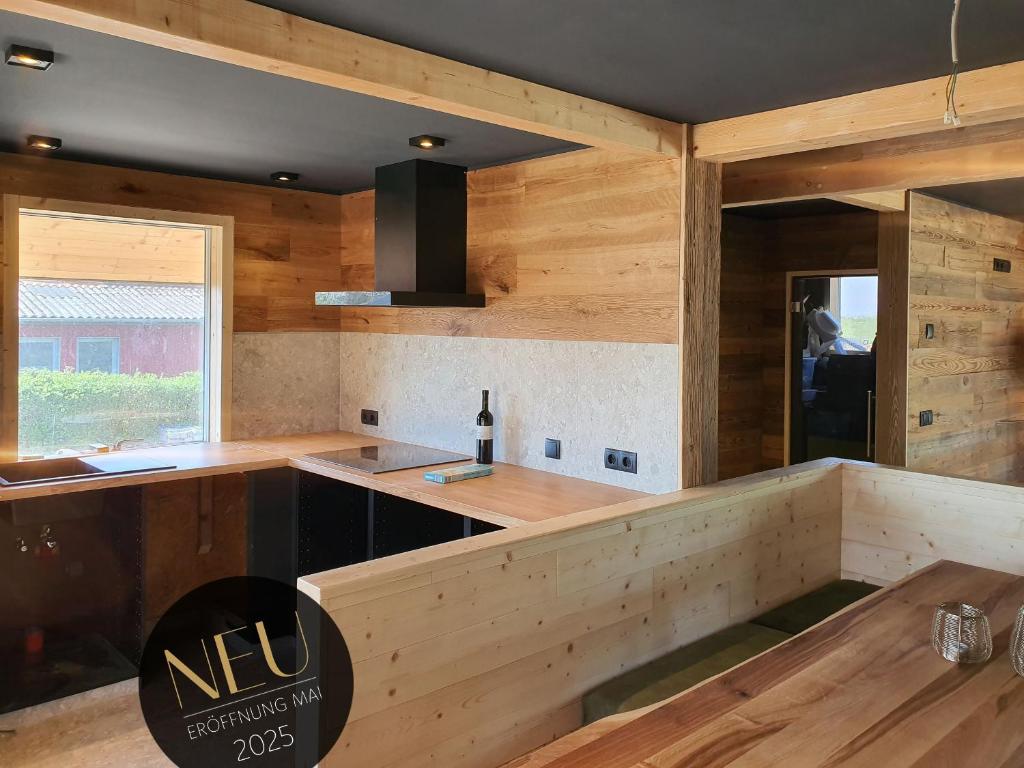 WerderChalet -- MEER IN SICHT -- Meerblick I Strand 150m I Sauna I eKamin I bis 5 Pers I by "Meyers am Meer"
