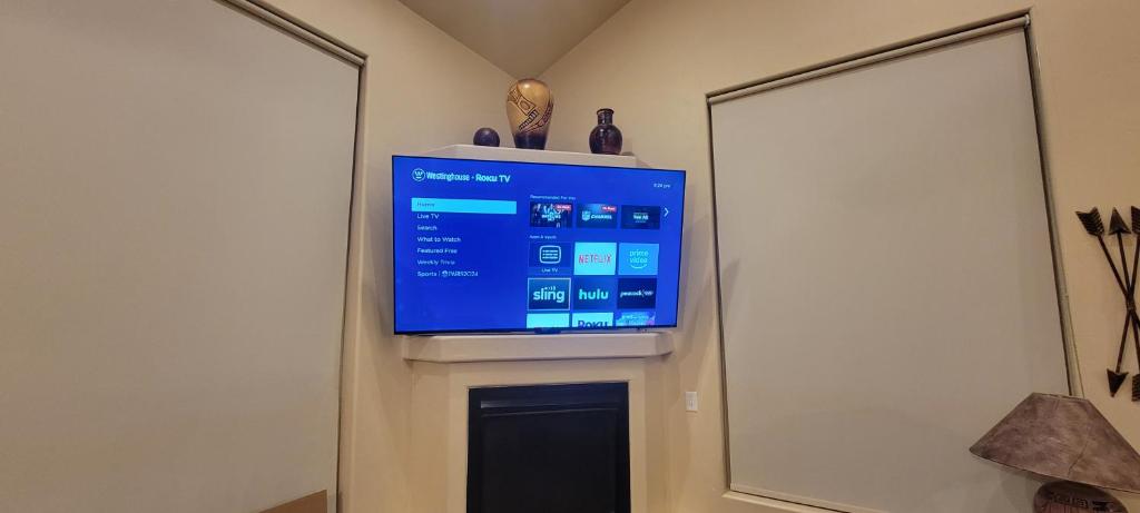 TV a/nebo společenská místnost v ubytování Moab Dream Getaway