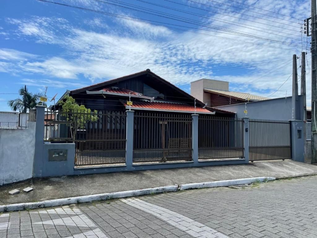 Budova, kde se prázdninový dům nachází