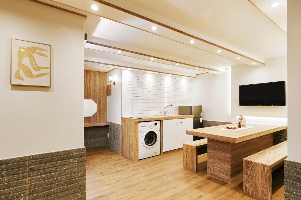 Hongdae 3BedRoom&2Baths Free Wifi&Free Parking photo