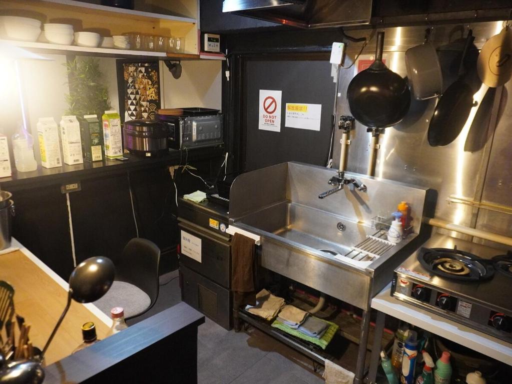飲み放題カラオケお菓子食べ放題付元飲食店のエンターテイメント物件大人数可天神駅徒歩5分にあるキッチンまたは簡易キッチン