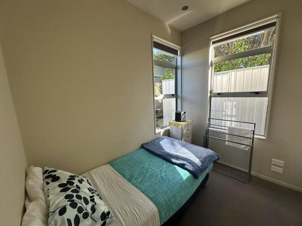 Mia's lovely home with lake view - Resim 10