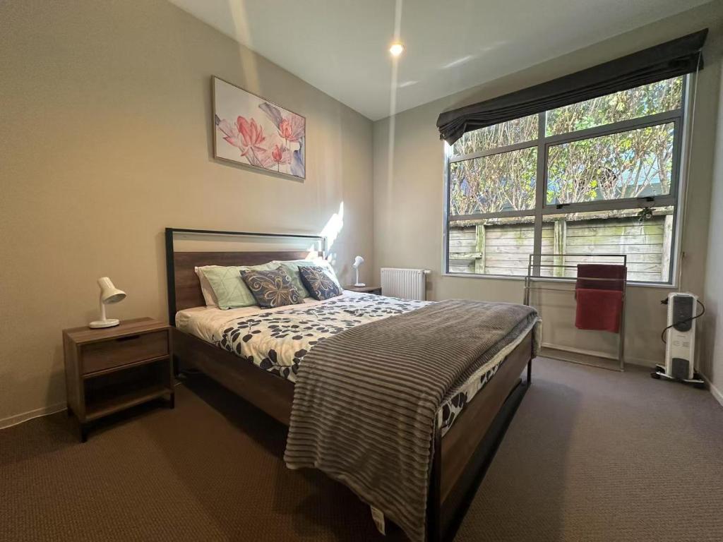 Mia's lovely home with lake view - Resim 7