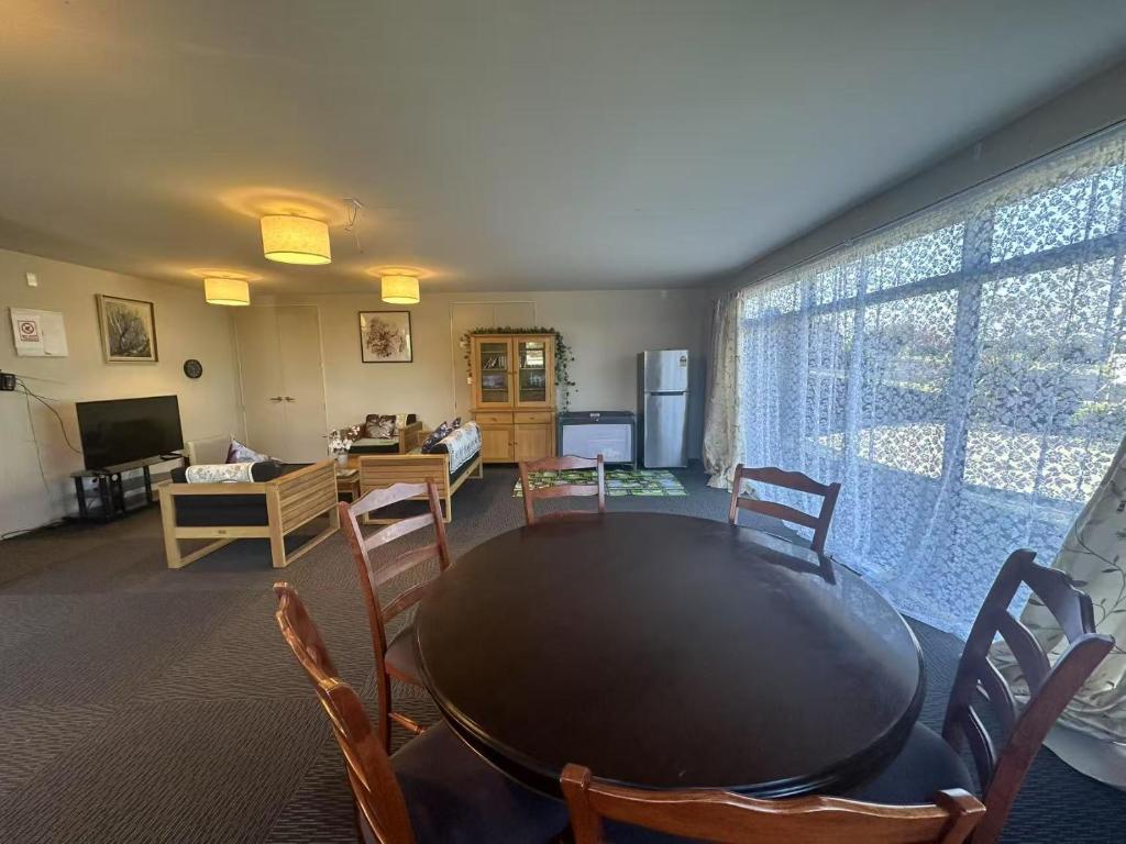 Mia's lovely home with lake view - Resim 24